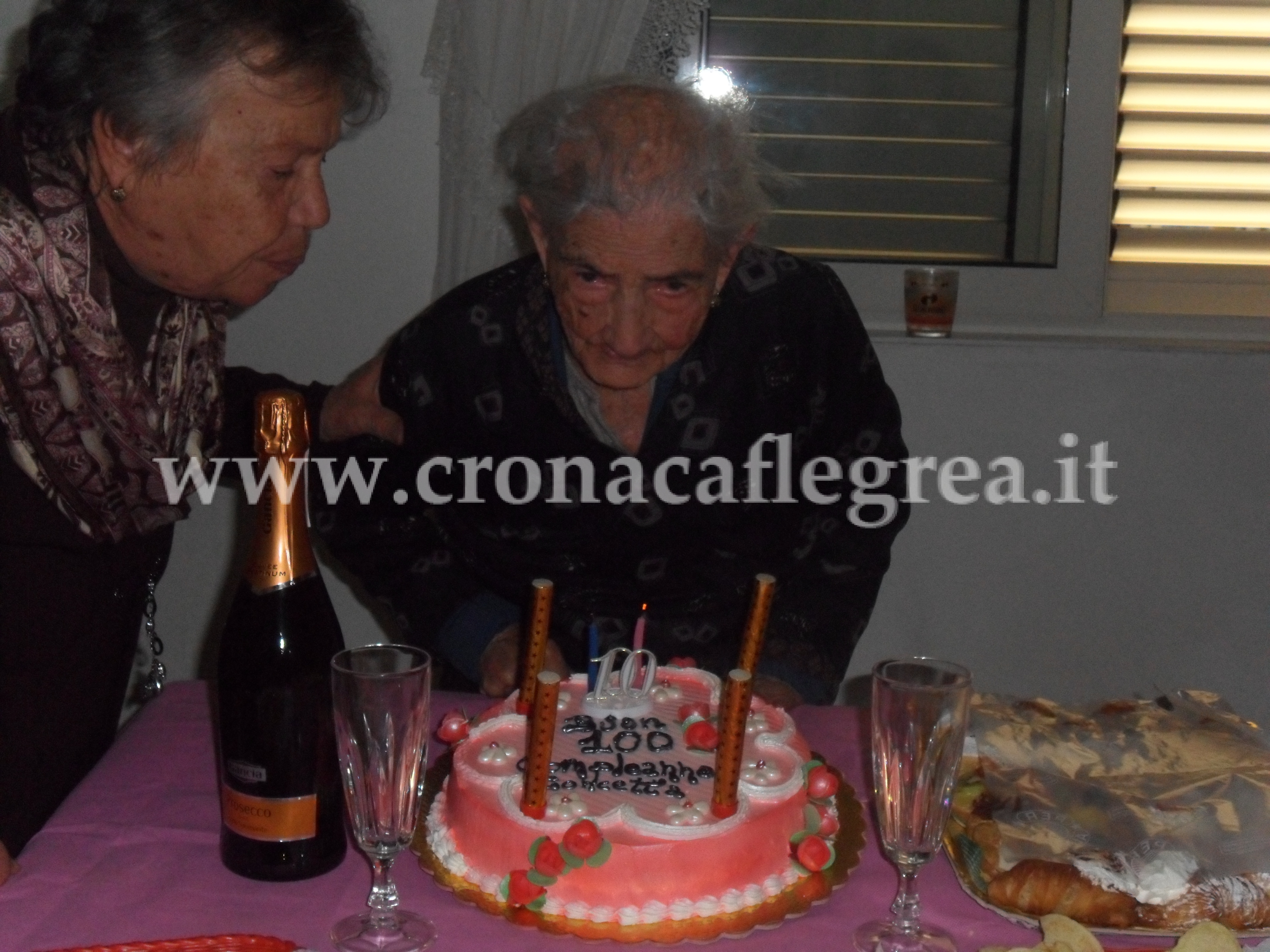 POZZUOLI/ Nonna Concetta festeggia 100 anni – LE FOTO