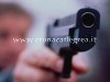 Fotografa la pistola con la quale ha fatto la rapina, 16enne arrestato