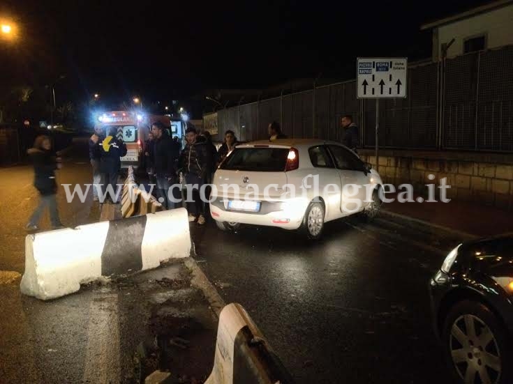 POZZUOLI/ Auto contro new jersey, conducente sotto shock – LE FOTO