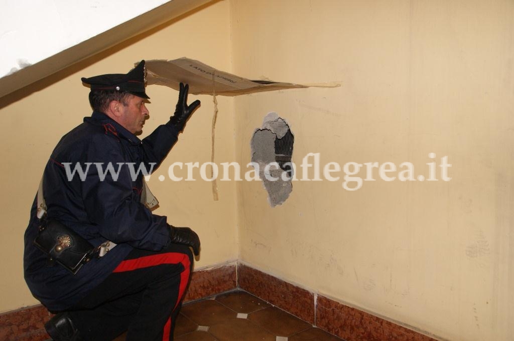 QUARTO/ “Banda del buco” in azione, carabinieri sventano colpo alle poste