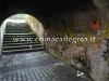 POZZUOLI/ “Wc pubblici” in via Viviani, il sottopasso della ferrovia è usato come orinatoio – LE FOTO