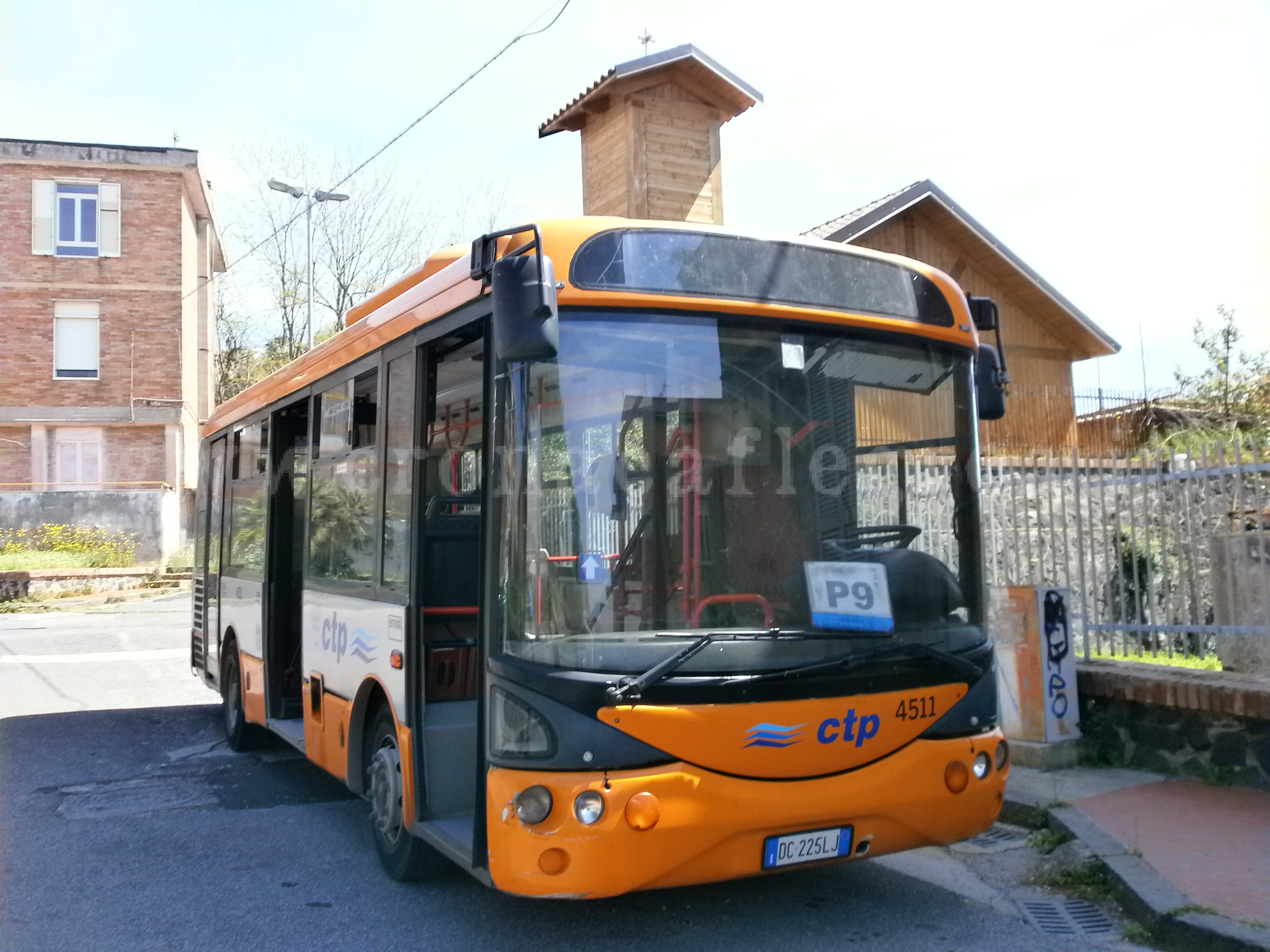 POZZUOLI/ Bus troppo “grandi”, il Rione Solfatara resta isolato