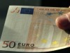 In auto senza assicurazione cerca di corrompere i carabinieri offrendo 50 euro: arrestato