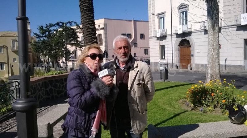 L'assessore alle politiche Sociali Teresa Stellato insieme all'attore Patrizio Rispo