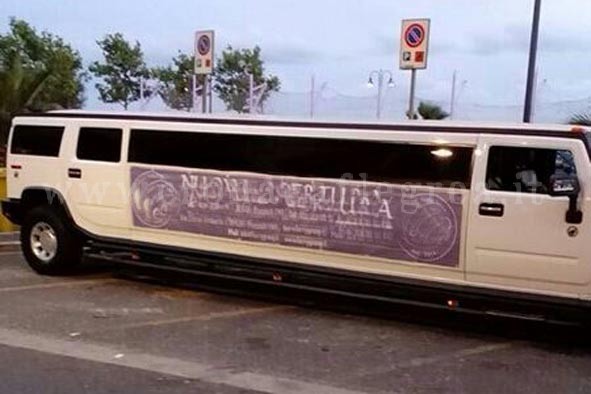 LA SEGNALAZIONE/ «Una limousine occupava due posti per disabili»