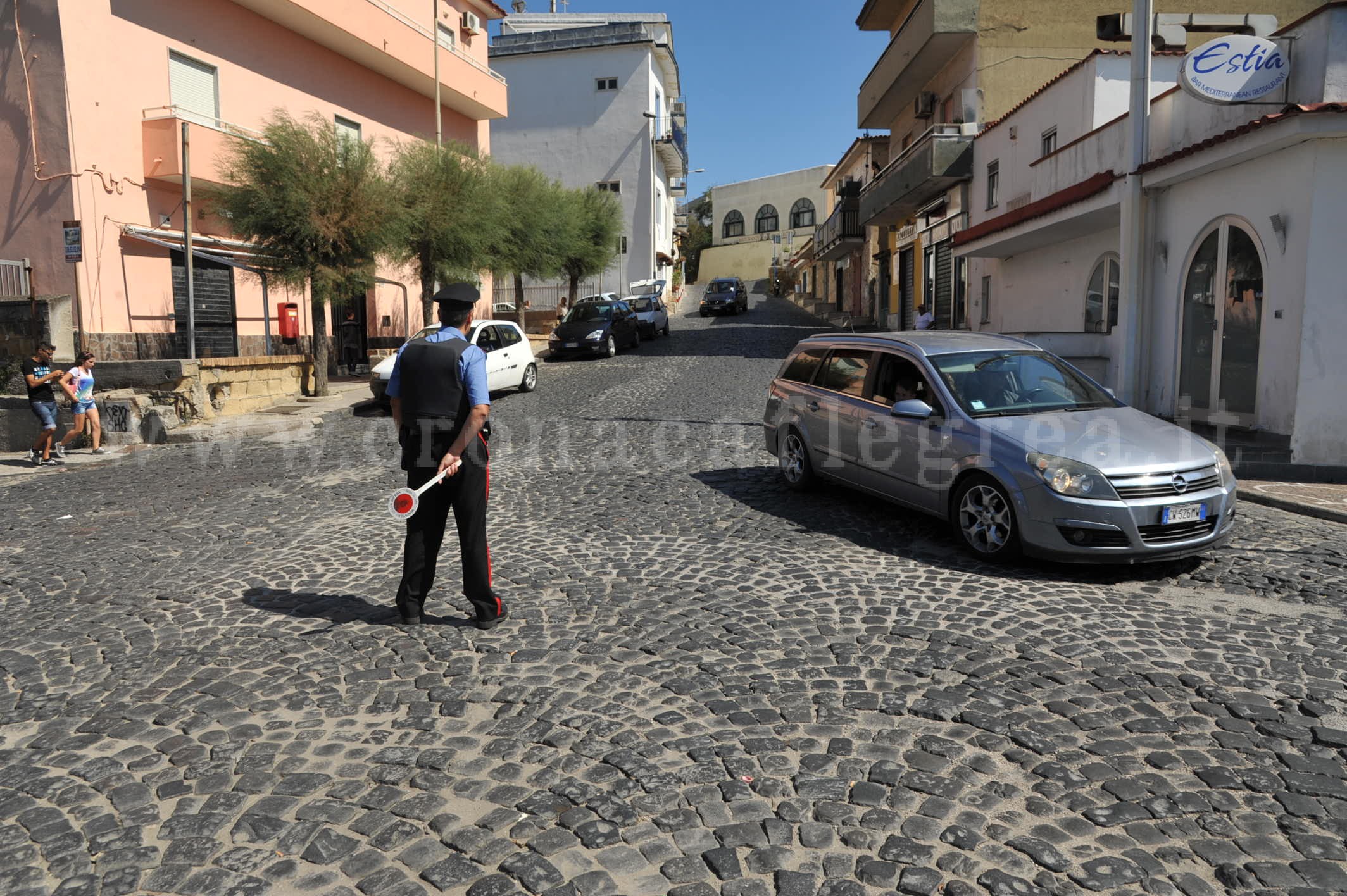 CAMPI FLEGREI/ Controlli a tappeto dei carabinieri nei quattro comuni: 2 arresti e 9 denunce