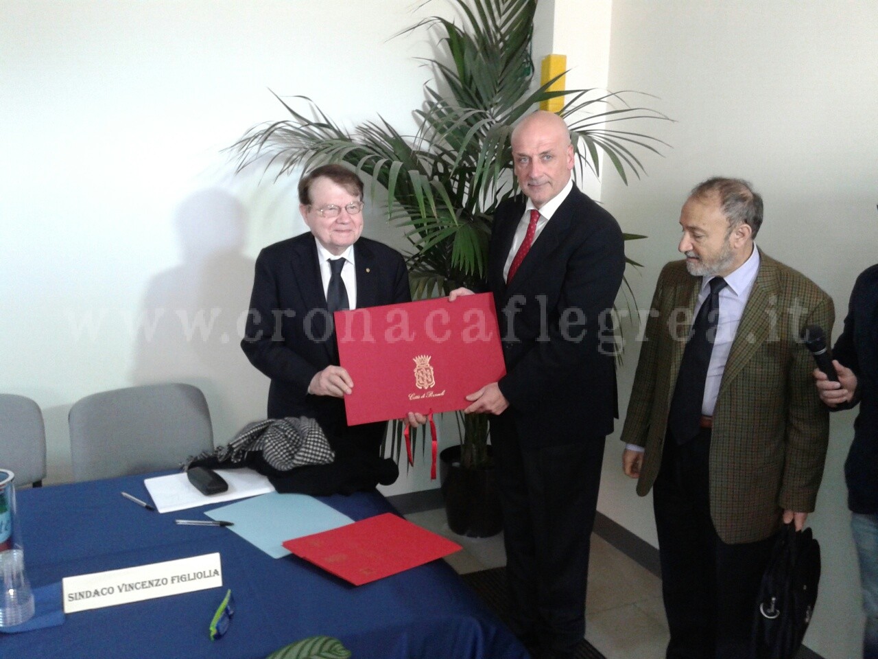 POZZUOLI/ Il sindaco Figliolia incontra il Premio Nobel Luc Montagnier