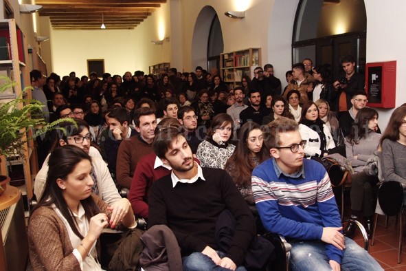 POZZUOLI/ Il Comune premia gli studenti diplomati con 100 – TUTTI I NOMI E LE FOTO