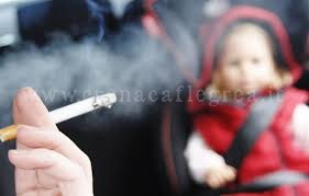 CAMPI FLEGREI/ Stop alle sigarette, in arrivo il divieto di fumo in auto con minori