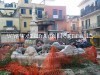 POZZUOLI/ In mezzo al cantiere e senza protezione, a rischio la fontana del ‘600