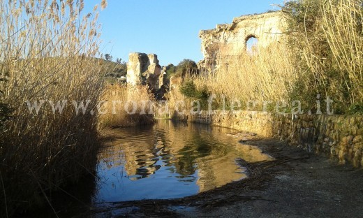 Il Tempio di Apollo + da sempre il primo punto dove il lago esonda