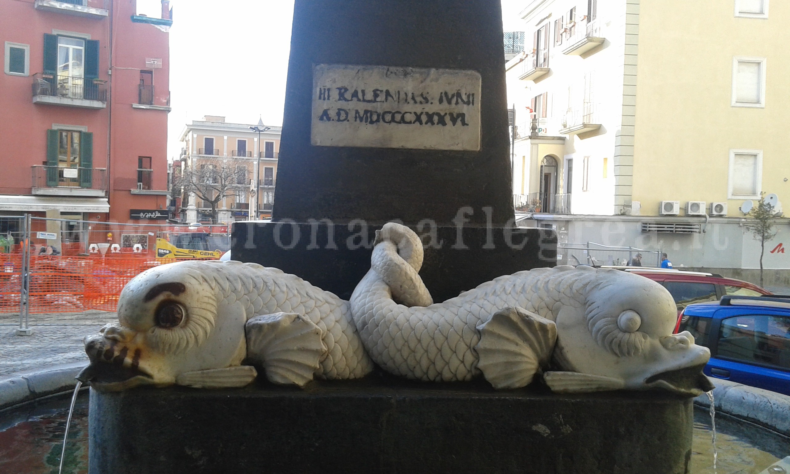 POZZUOLI/ Vandalizzata la fontana dei “Quattro Cannelli” – LE FOTO