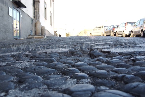 POZZUOLI/ Strade ko: via Marconi è quasi impercorribile – LE FOTO