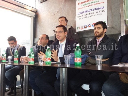 Al centro il candidato sindaco Francesco Dinacci