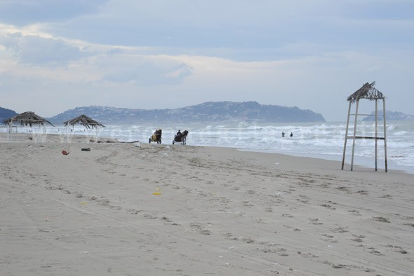 POZZUOLI/ A Licola batteri fecali oltre i limiti: off limits l’unico tratto di mare balneabile