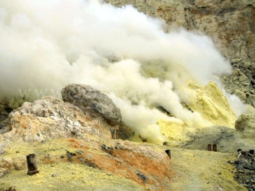 CAMPI FLEGREI/ Scoperte nuove fumarole marine nel supervulcano