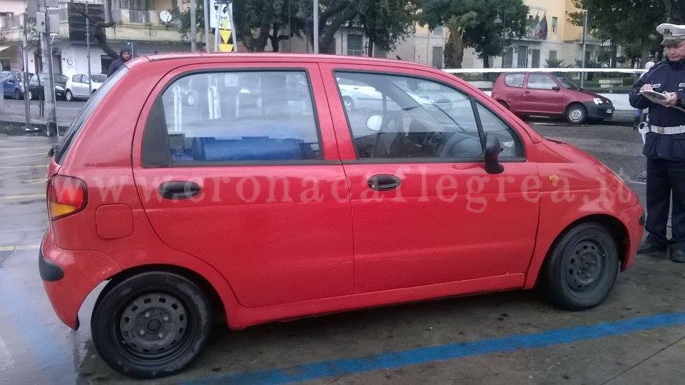 POZZUOLI/ Ferma auto con bombole di gas lungo il percorso della Merkel