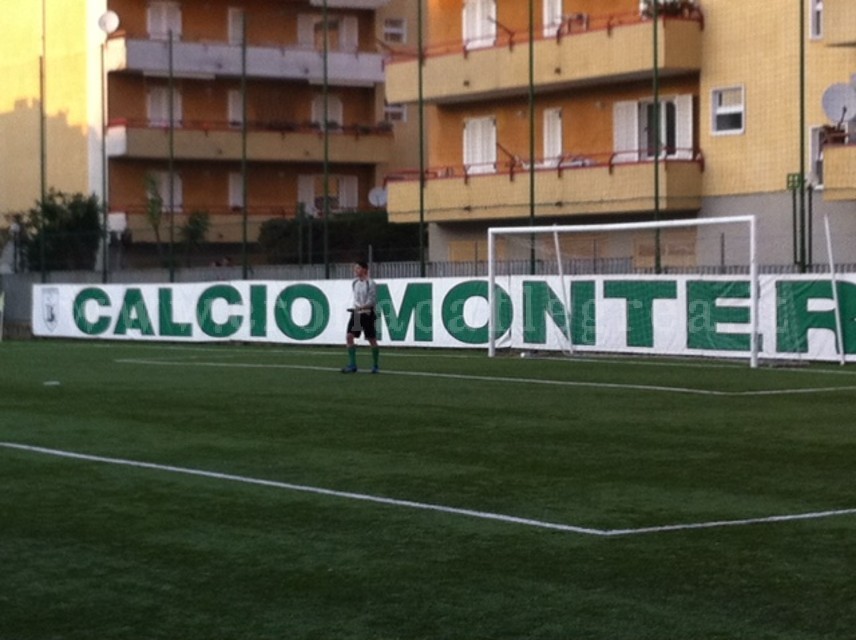 POZZUOLI/ Follia nel calcio minore, gara sospesa per rissa a Monterusciello