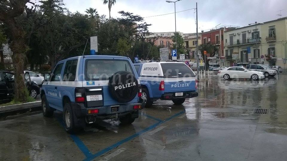 POZZUOLI/ Artificieri in azione sul Porto in attesa del passaggio della Merkel