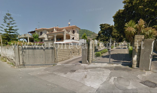 L'ingresso del Cimitero di Pozzuoli