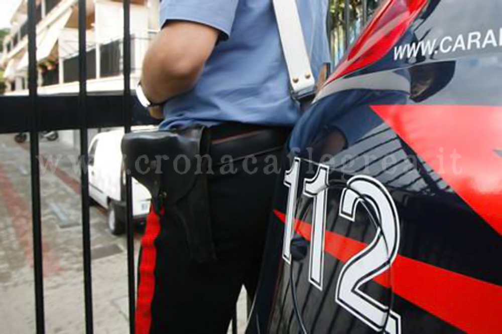 POZZUOLI/ Picchia la madre per 20 euro, arrestato dai carabinieri
