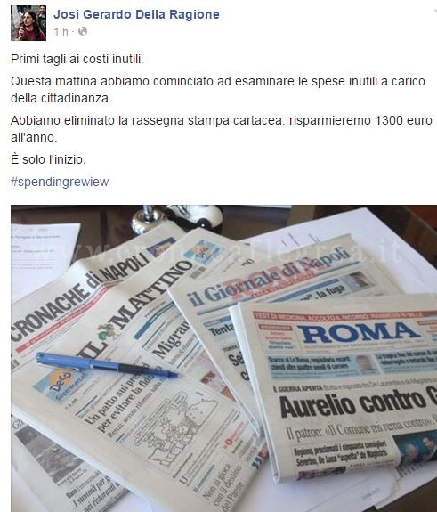 BACOLI/ Il sindaco-giornalista “elimina” i giornali e li definisce «Costi inutili»