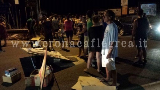 I residenti di Varcaturo in protesta