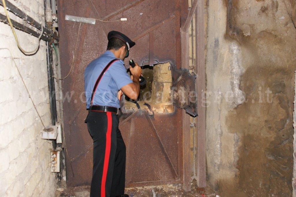 POZZUOLI/ Carabinieri sventano colpo alle Poste di Monterusciello – LE FOTO