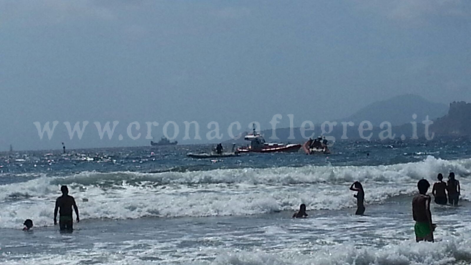 BACOLI/ Paura a Miseno, l’allarme: «giovane disperso in mare» – LE FOTO