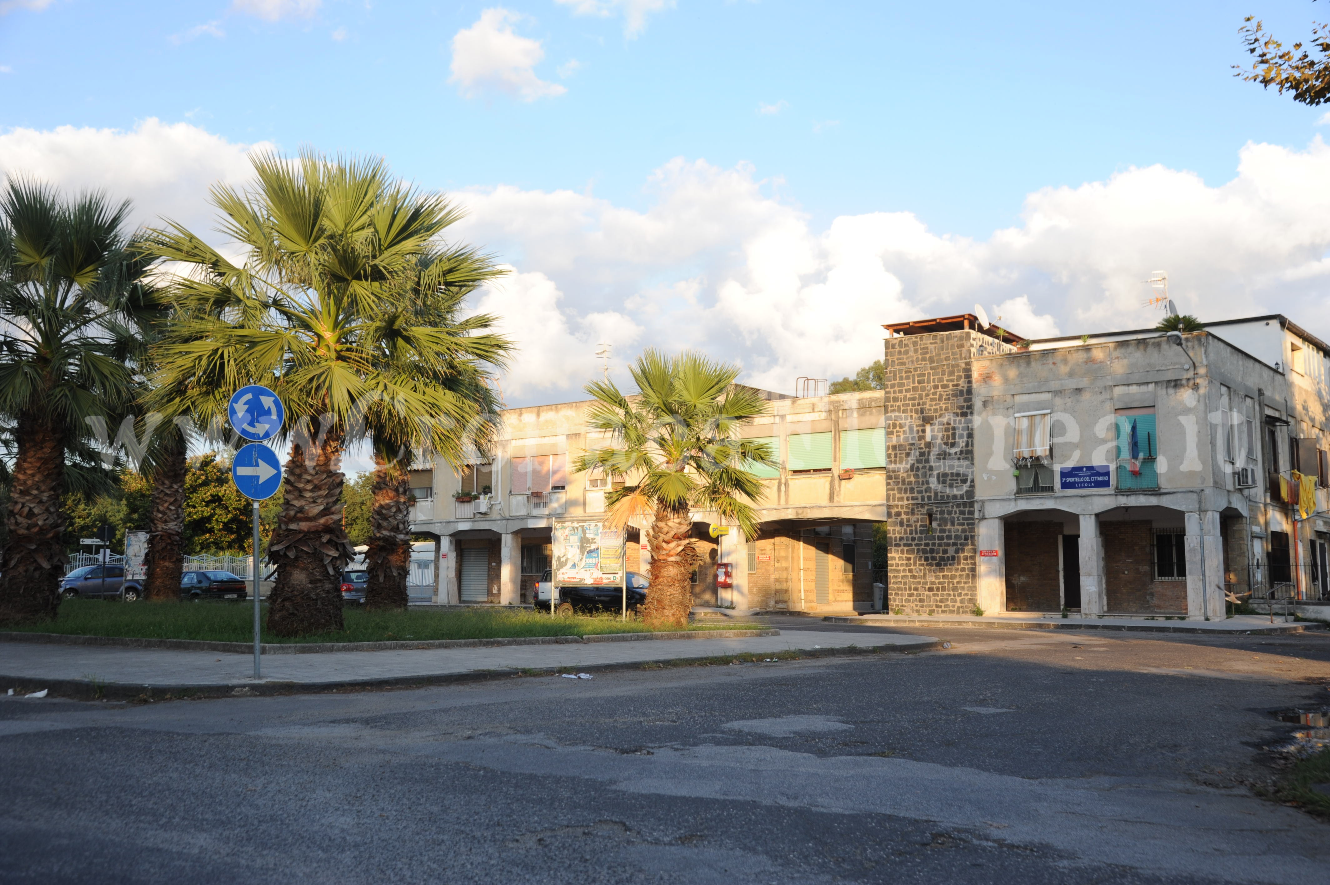 POZZUOLI/ A Licola Borgo piove melma dal cielo