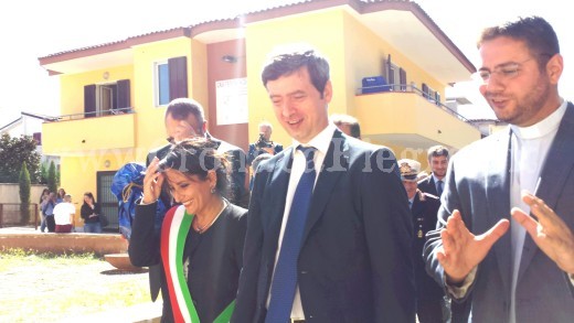 Da sinistra il sindaco Capuozzo, il ministro Orlando e don Gennaro Pagano