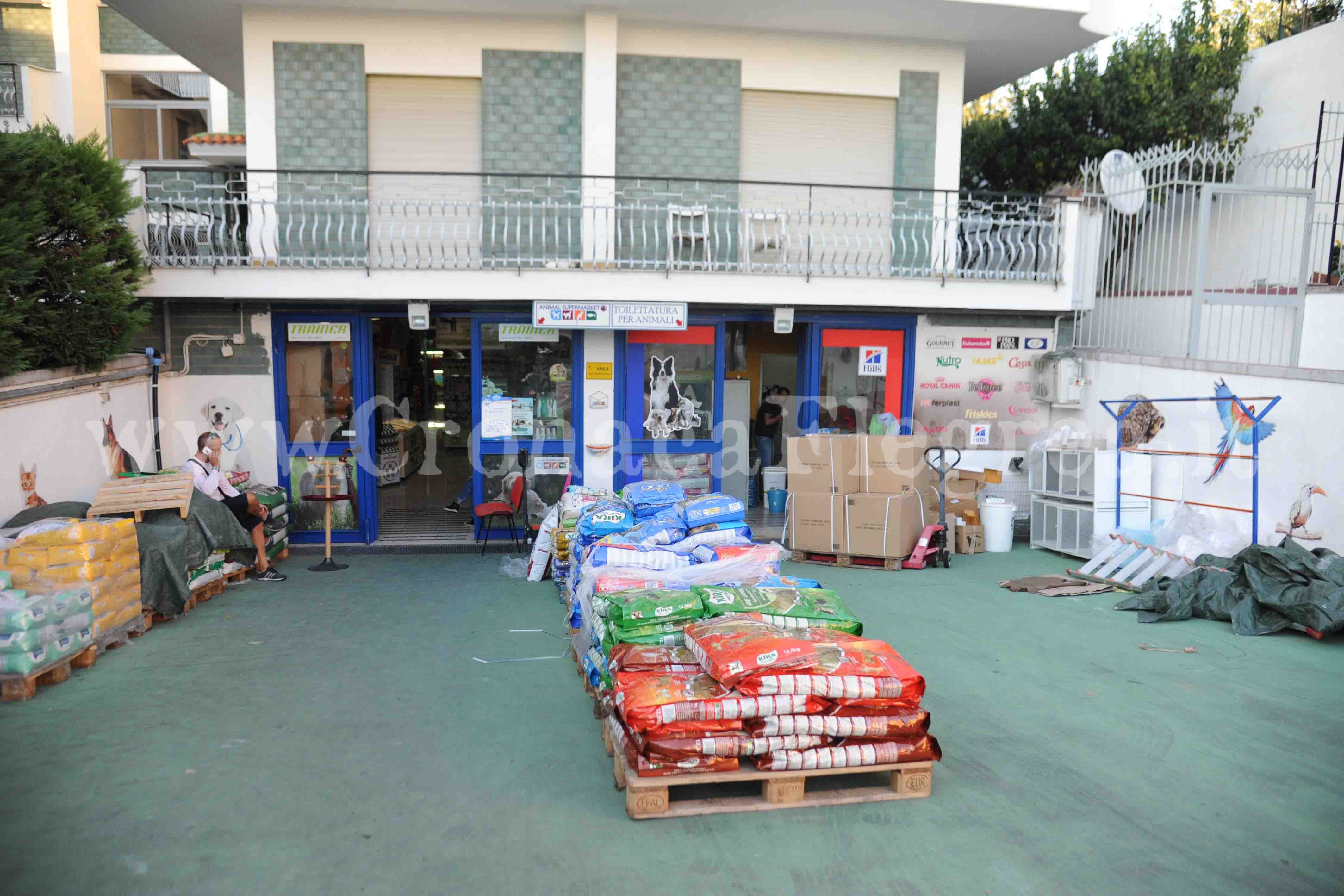 POZZUOLI/ Animal Supermarket, il primo supermercato dedicato agli animali – LE FOTO