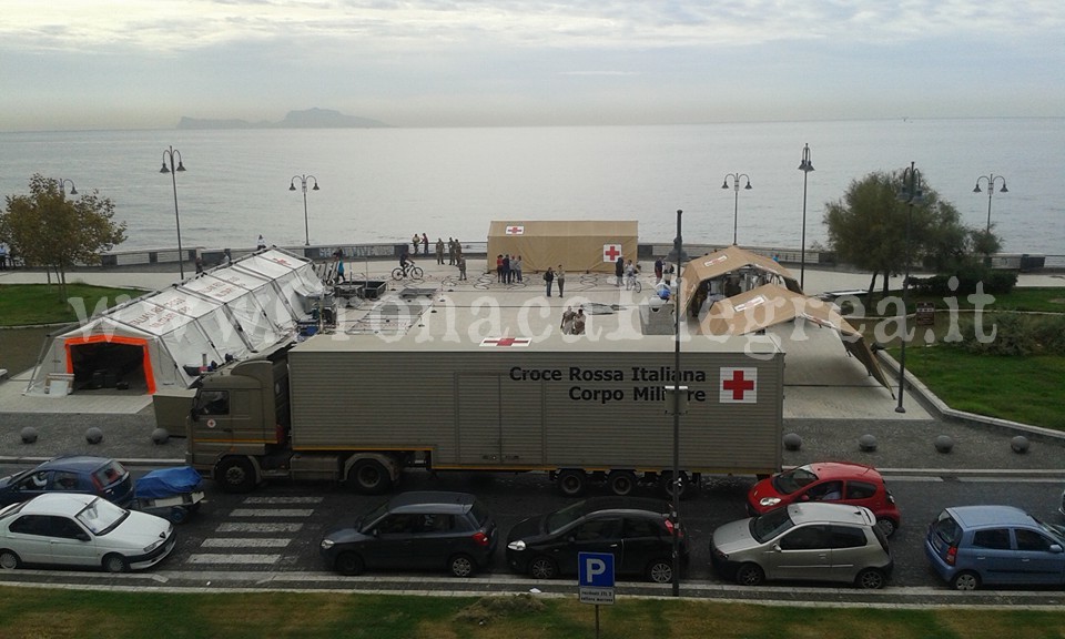 POZZUOLI/ Militari e Croce Rossa sul lungomare, ma è solo un’esercitazione