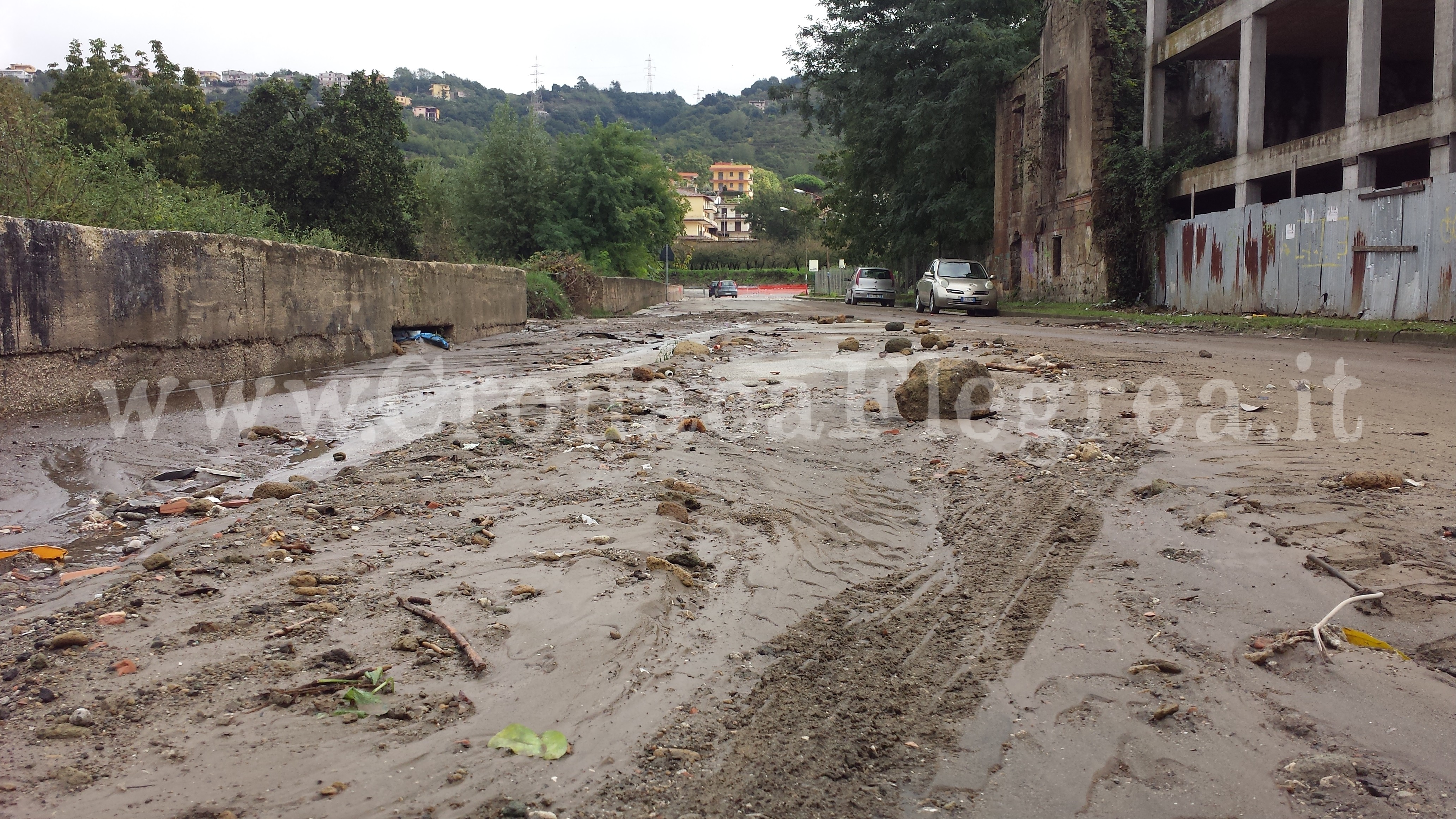 QUARTO/ Il maltempo flagella la città, fiumi di fango e strade chiuse