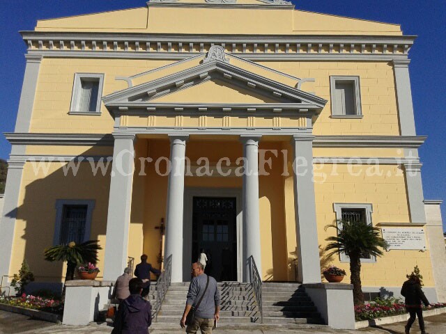 POZZUOLI/ Riaperta al culto la chiesa del cimitero – LE FOTO