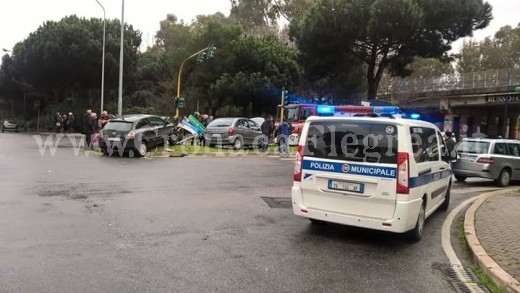 L'incidente all'incrocio di via Viviani