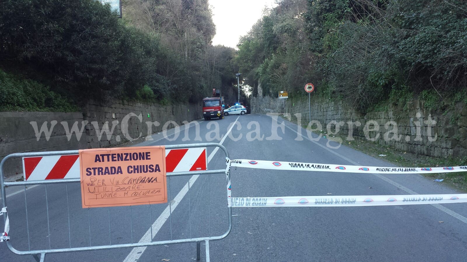 POZZUOLI/ Ramo si spezza e finisce su un’auto