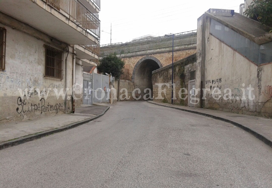 POZZUOLI/ Interdetto al traffico il ponte ferroviario di via Celle