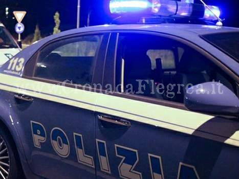 POZZUOLI/ Minaccia il suicidio e si getta sui binari, salvato dalla polizia