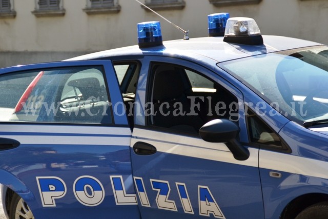 POZZUOLI/ Porta droga nel negozio dove lavora, 30enne arrestato a Via Napoli