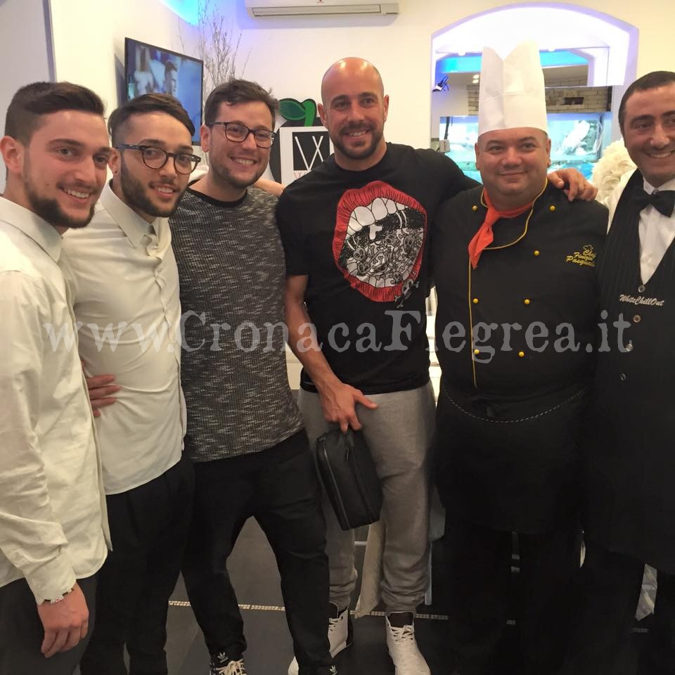 Pepe Reina a pranzo al White Chill Out di via Napoli – LA FOTO