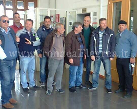 POZZUOLI/ Protesta all’Asl, in 15 rischiano il lavoro e occupano gli uffici