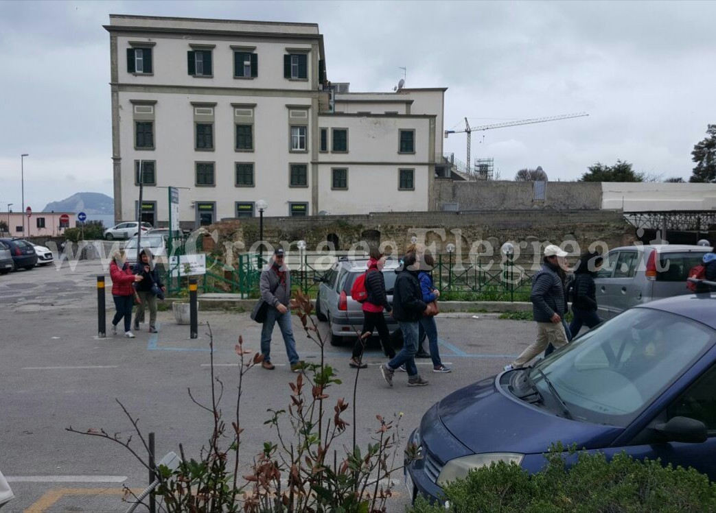 Rione Terra chiuso a Pasquetta, turisti costretti a fare dietrofront