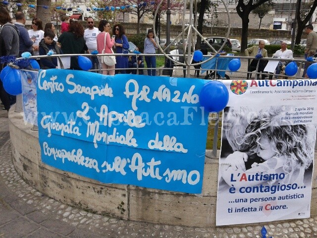 Pozzuoli tinta di blu per la giornata sull’autismo – LE FOTO