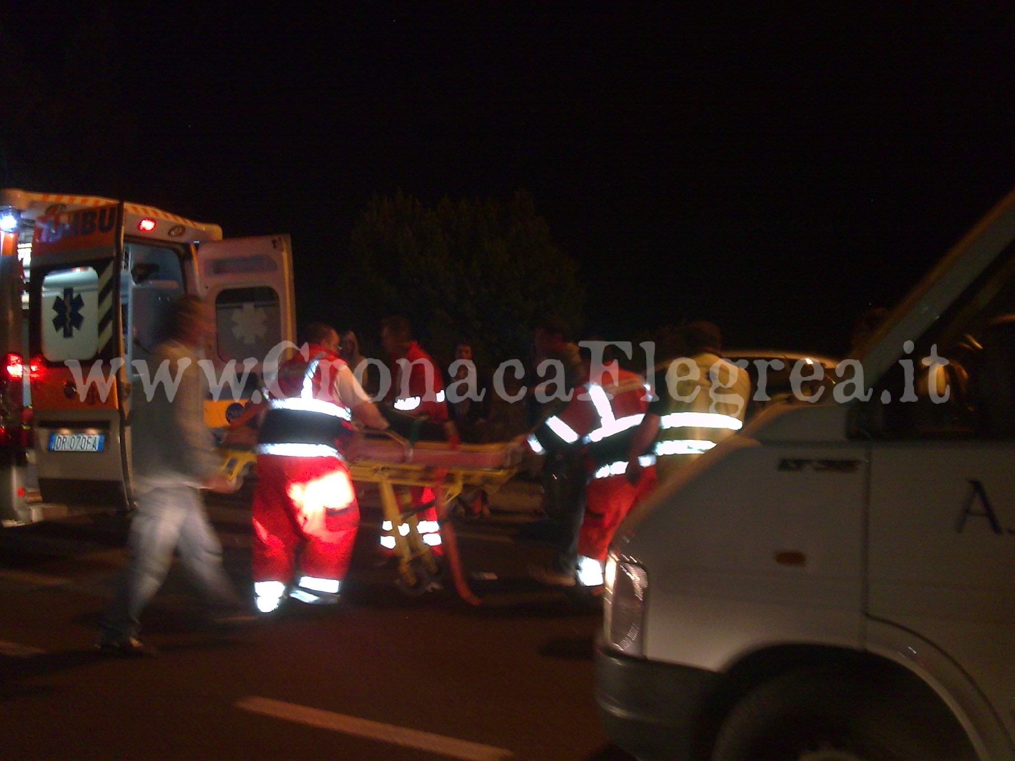 POZZUOLI/ Spaventoso incidente sulla Statale: auto travolge moto, due feriti