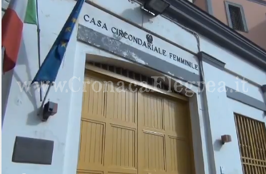 Carcere di Pozzuoli, l’allarme del Garante: «Anche 14 detenute in una cella con un solo bagno»