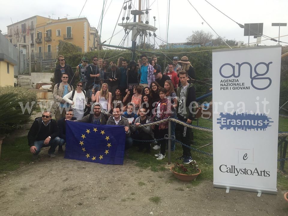 POZZUOLI/ Erasmus, 40 giovani da mezza Europa visitano la città