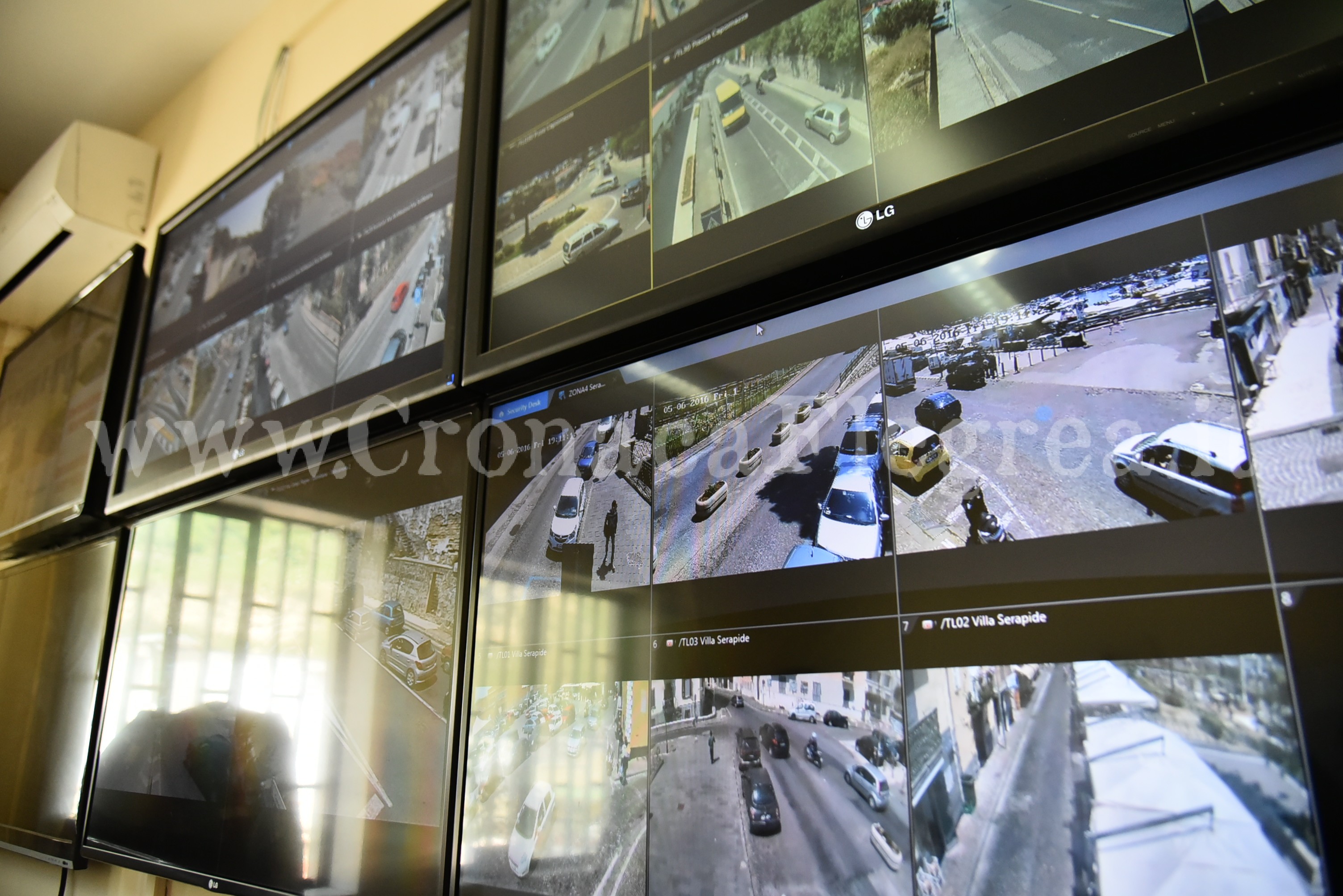 POZZUOLI/ Ripreso dalle telecamere mentre sversa rifiuti e scarti di pesce