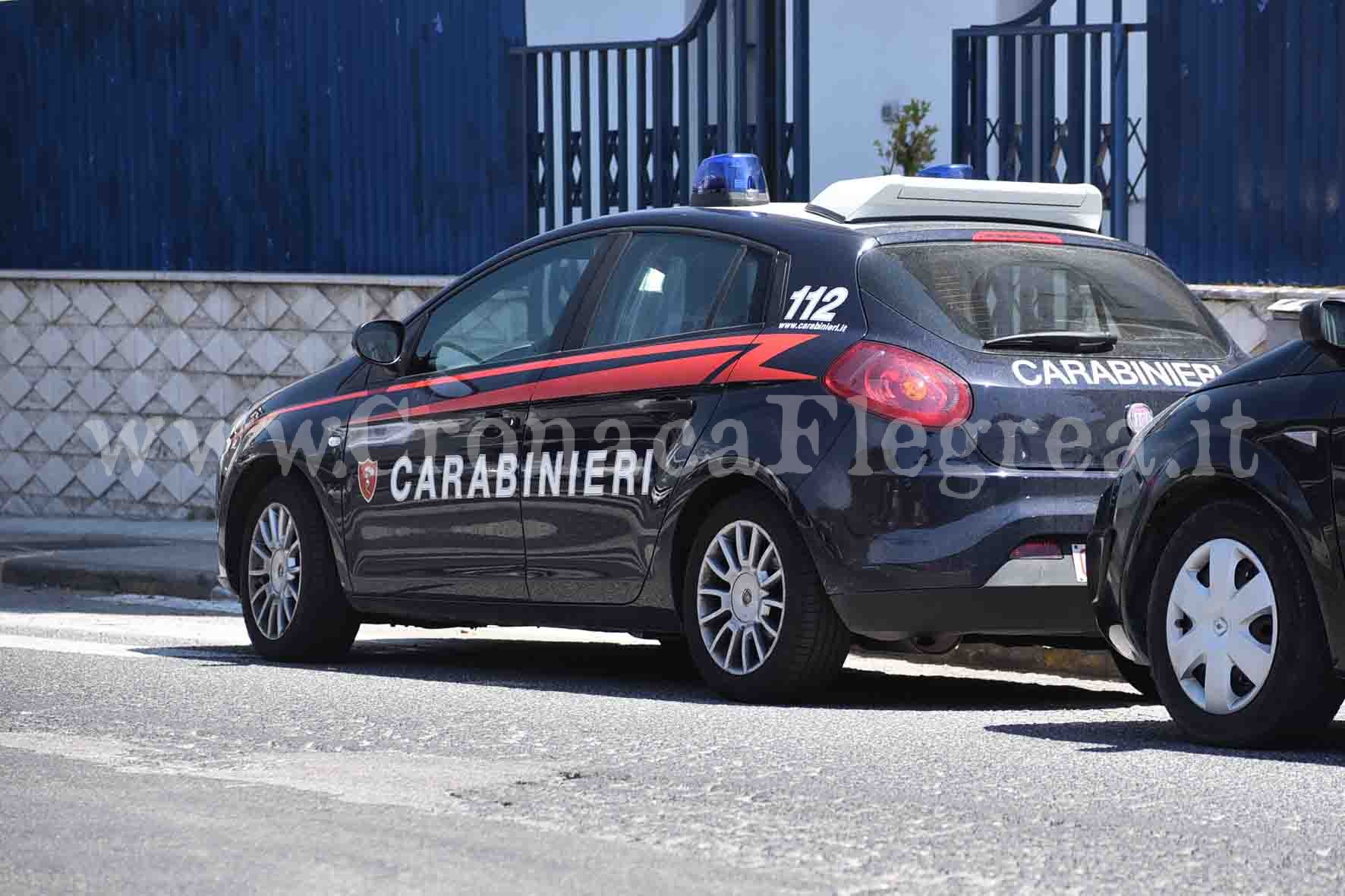 POZZUOLI/ Perseguita la sua ex e viene arrestato: i familiari vanno in caserma e aggrediscono i carabinieri