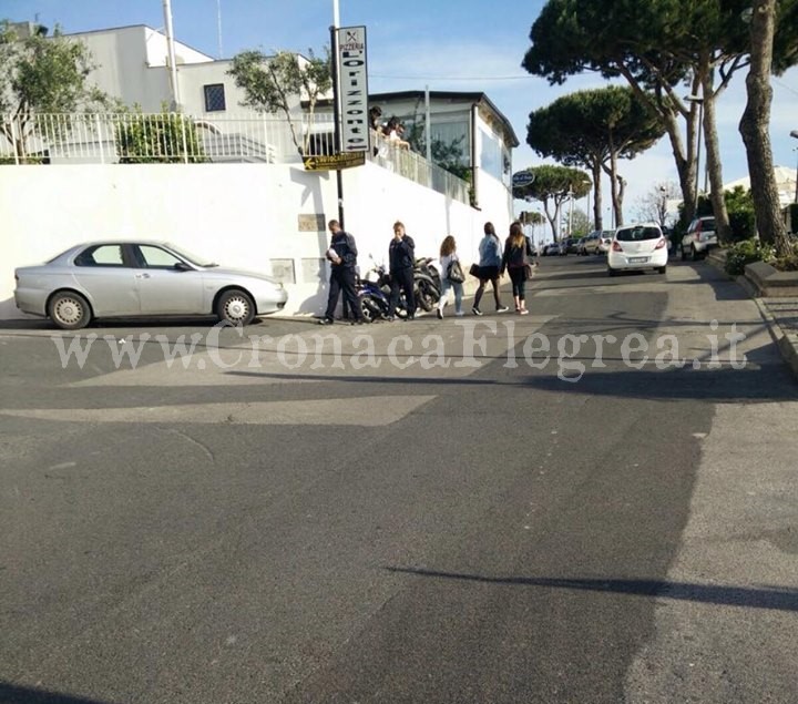 MONTE DI PROCIDA/ Scontro tra due scooter, centauri finiscono in ospedale